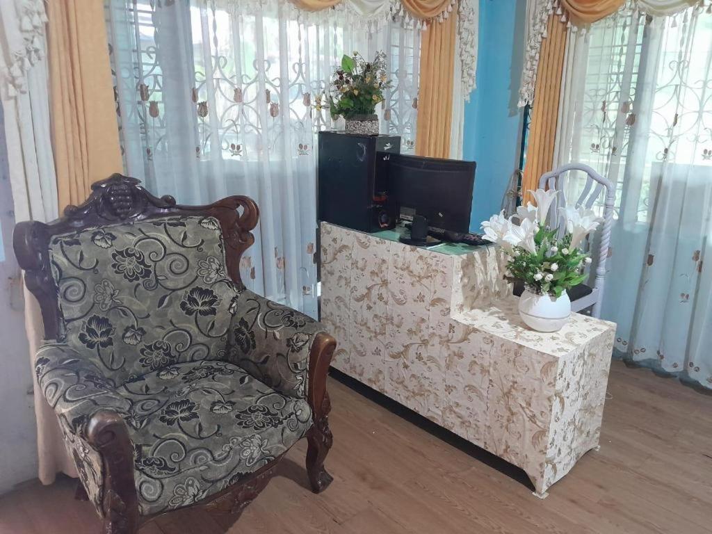 Oyo 91477 Fazira Home Stay Syariah Sibolga 外观 照片