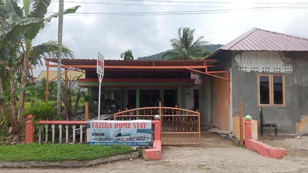 Oyo 91477 Fazira Home Stay Syariah Sibolga 外观 照片